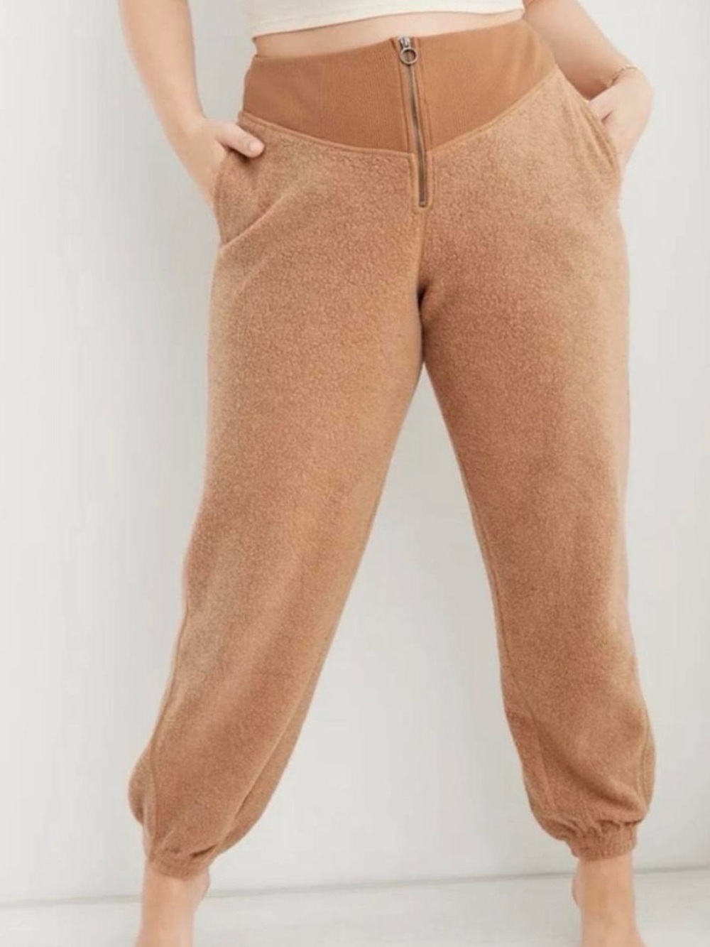 Aerie Teddy Fleece High-Rise Joggers Brown, size L, like new!